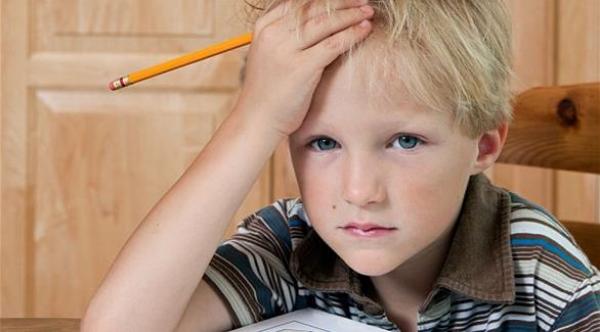 الواجبات المدرسية تتسبب بمرض الأطفال