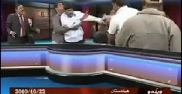 بالفيديو..«مشاجرة ساخنة» بين ضيفين على الهواء