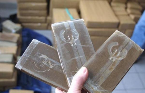 أمن العيون يلقي القبض على مروج للمخدرات خطير