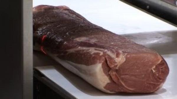 تقنية جديدة لتقطيع اللحوم بالليزر