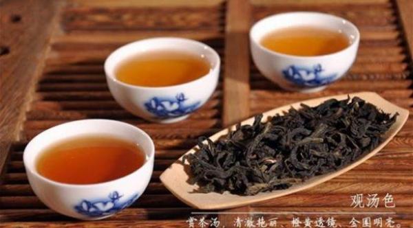 بالصورة: الغرام الواحد من هذا الشاي أغلى من الذهب