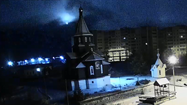 نيزك ضخم في سماء روسيا يثير ذعر السكان