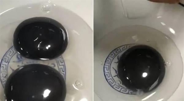 أثارت حيرة العلماء...إوزة تضع بيضاً بصفار أسود اللون