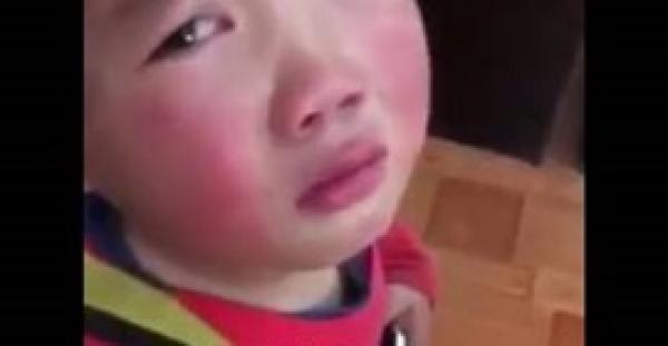 شاهد.. رد فعل طفلة عثرت معلمتها على كلب صغير في حقيبتها