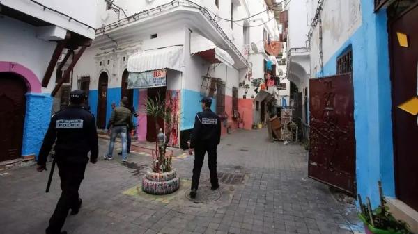 هكذا يصطدم خيار تخفيف الحجر الصحي مع "ناعورة" كورونا