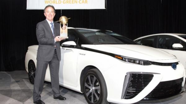 تويوتا ميراي تفوز بجائزة "أفضل سيارة صديقة للبيئة" للعام 2016