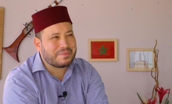 مول الطربوش الذي أزعج جنرالات العكسر في الجزائر بتصريحاته يكشف تفاصيل تعرضه لتهديدات بألمانيا