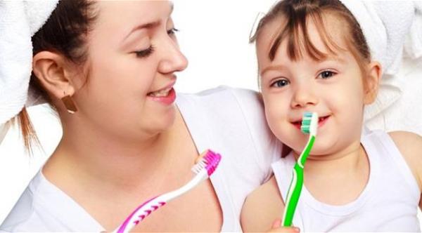 متى ينبغي تغيير فرشاة الأسنان؟