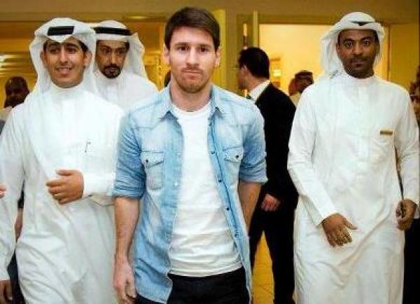 فور وصوله للسعودية .. ميسي يسأل عن الاسلام والكعبة