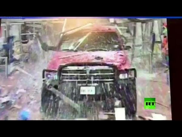 أمريكي يقتحم مركزا تجاريا بسيارته الجيب!