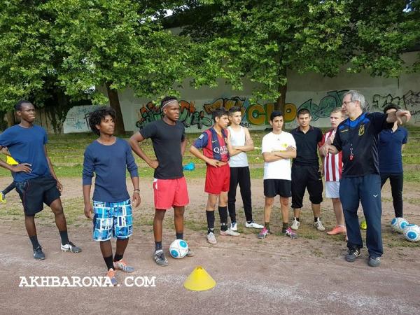 من ألمانيا : " أخبارنا " تواكب مبادرة إنسانية لتشجيع اللاجئين على الاندماج عبر ممارسة كرة القدم (صور)