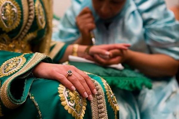 السلطات الأمنية بطنجة تداهم حفل زفاف "سري" استعملت فيه الشهب الاصطناعية والعريس قد يواجه تهما ثقيلة