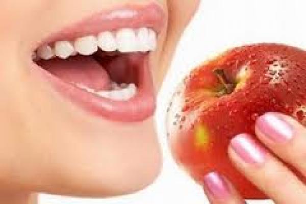 تناول التفاح وفوائده على الجسم