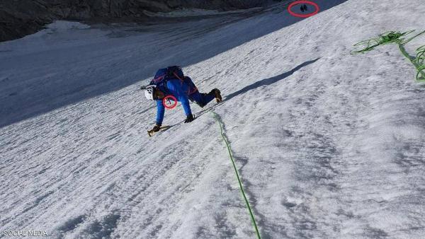 برلماني فرنسي يتعرض إلى موجة سخرية بعد نشر صورة مزورة له و هو يتسلق جبال الألب