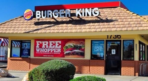 بيرغر كينغ تقدم وجبات مجانية لموظفين فقدوا عملهم