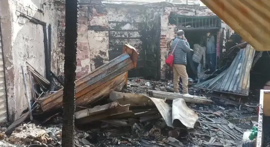 حريق مهول يلتهم سوق الفنيدق بالمدينة القديمة في الدار البيضاء ويخلّف خسائر كبيرة