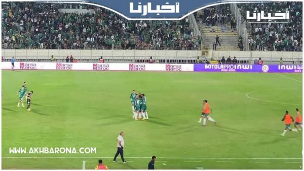 كواليس ضربة الجزاء التي منحت الفوز للرجاء أمام الحسنية في الثواني الأخيرة