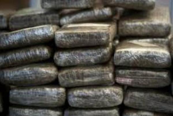 حجز أزيد من طنين من المخدرات على مشارف مدينة تطوان 