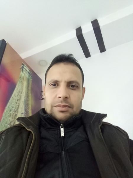 أنصار الحريات الفردية الشمولية والأسئلة الحرجة