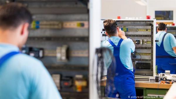 ألمانيا تطلق حملة لكسب اليد العاملة الأجنبية وتسهيل منحهم "الفيزا"