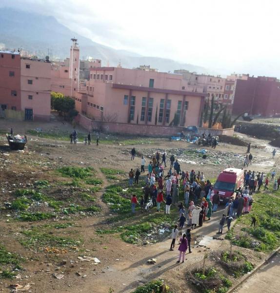 حصان هائج يُروع المواطنين ويعُض طفلا صغيرا ويُرسله للمستعجلات