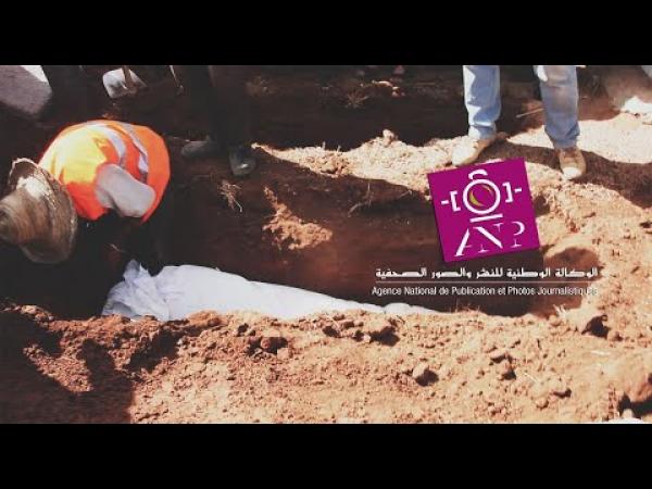 بالفيديو..لحظة دفن جثة بوليسي صدمته ديباناج بالطريق الحضري بين البيضاء والمحمدية