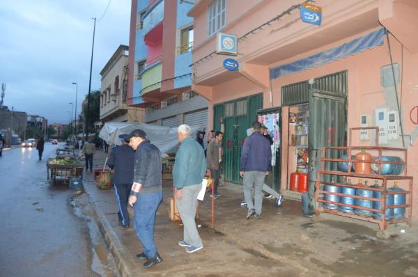 استنفار في ولاية أمن بني ملال لتطبيق حالة الطوارئ: دوريات مكثفة وسدود قضائية بمدخل المدينة