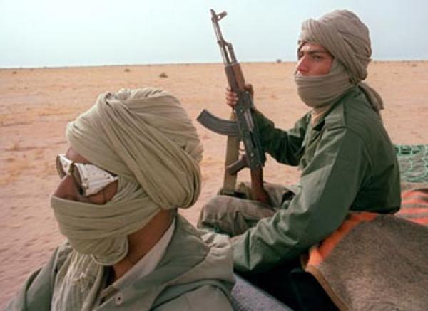 رئيس جبهة البوليساريو الإنفصالية يطلق النيران المكثفة بصفة عشوائية، وينتقد بعنف الموقف الفرنسي