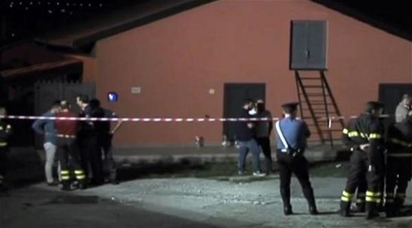 مقتل ممثلين على المسرح بعدما انفجرت بندقية بوجهيهما