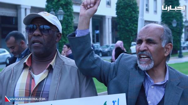 متقاعدون من أمام البرلمان "الصناديق سرقتوها ولبنكيران عطيتوها"