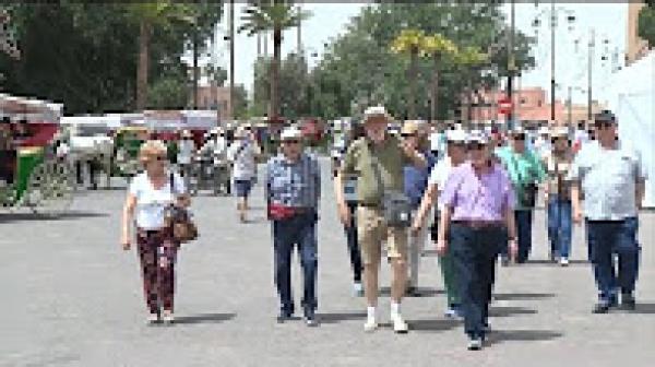 ارتفاع درجة الحرارة في مراكش لا يمنع توافد السياح الأجانب اليها