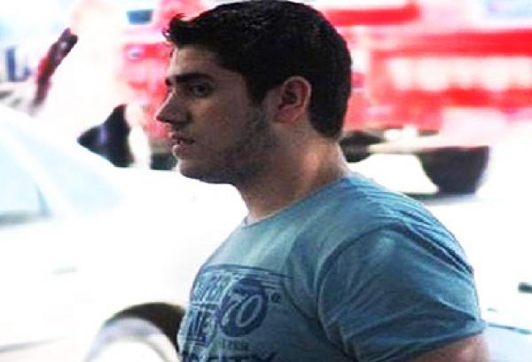 نجل مرسي في قبضة الشرطة بتهمة حيازة مخدرات