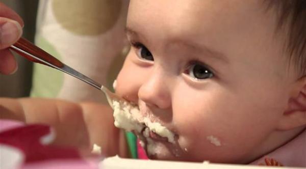 أكل الأرز يزيد الزرنيخ لدى الطفل في عامه الأول