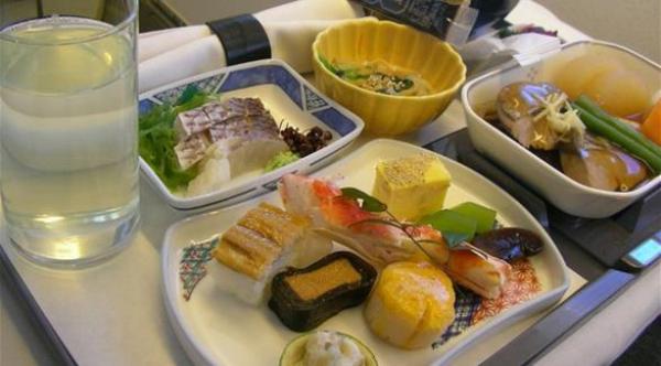 نصائح لتجنب مشاكل المعدة أثناء السفر