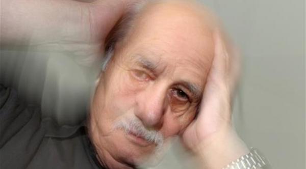 الاشتباه في السكتة الدماغية يستلزم الاتصال بالطوارئ فوراً