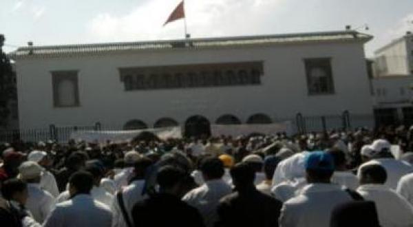 التنسيقية الوطنية للأساتذة المجازين تجدد موعدها مع الاحتجاج بوقفتين متتاليتين بالرباط