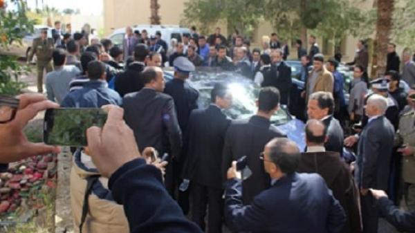 طلبة غاضبون يطوقون الوزير الداودي بسطات