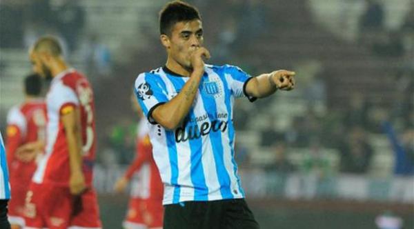 إيقاف مهاجم أرجنتيني عامين بسبب الكوكايين