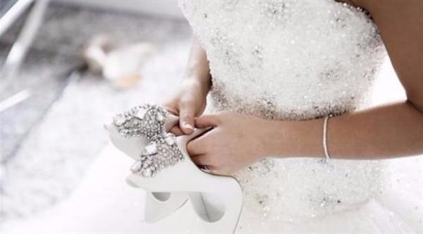 إيطالية تتزوج من نفسها بعد علاقة فاشلة