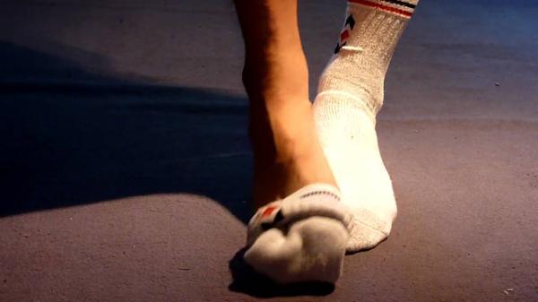 لهذا السبب ينبغي خلع الجوارب قبل النوم