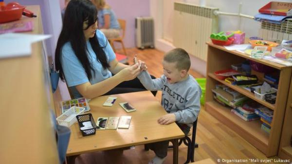 مرض التوحد - علاقة جينية تربط بين الدماغ و الجهاز الهضمي!