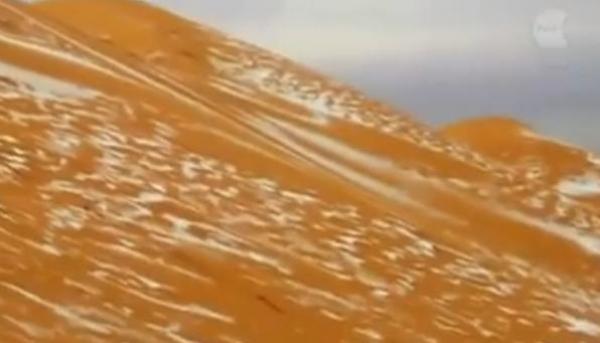 تساقطات ثلجية في الصحراء بين المغرب و الجزائر