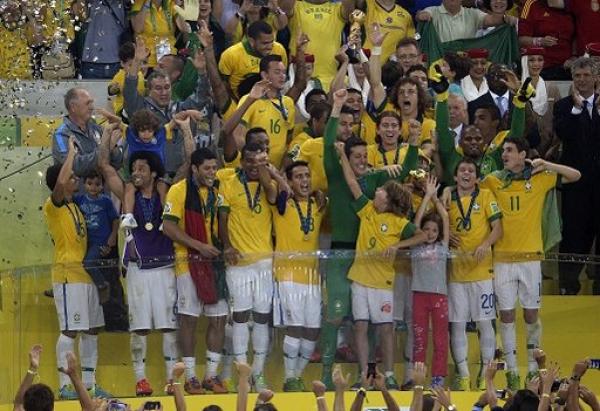 البرازيل تكتسح إسبانيا بثلاثية و تحرز كأس القارات 2013