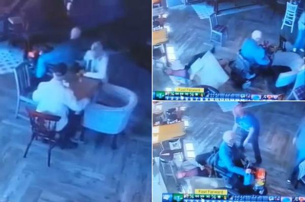 بالفيديو: مسن يدهس زبونين بدراجته في مقهى بمانشستر