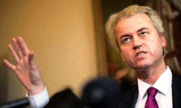 المتطرف فيلدزر يطالب بسحب الجنسية الهولندية عن لاعبين مغربيين وطردهما بسبب....