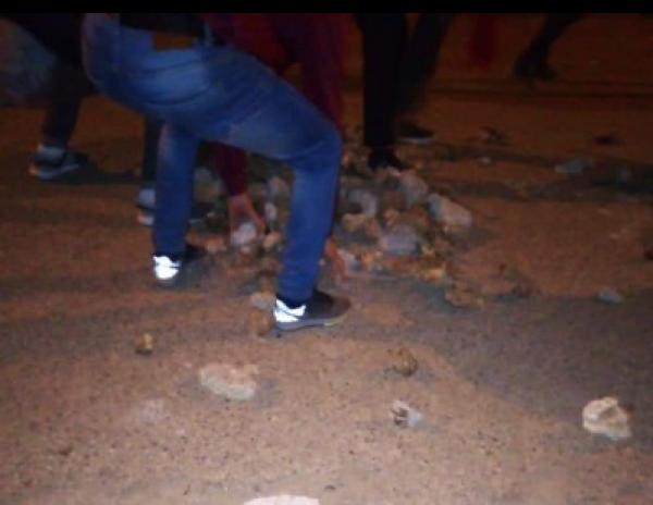 خطير وبالصور...ليلة "سوداء" وتبادل الرشق بالحجارة بين السكان وبعض الطلبة ببني ملال