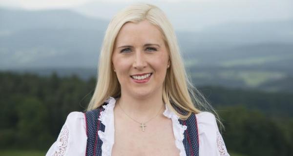 هذه السيدة قد تشكل خطرا على مستقبل وزير الداخلية الألماني