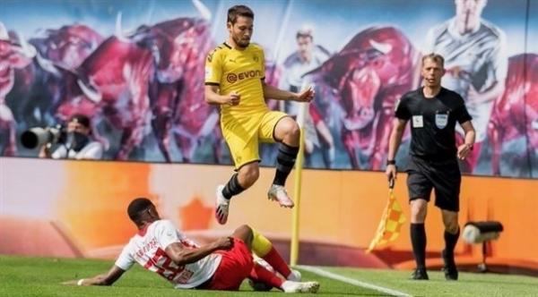 في غياب حكيمي، دورتموند يهزم لايبزيغ ويحسم المركز الثاني