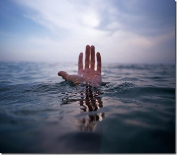 شهداء الصهد ...وفاة طفل غرقا يتسبب في نقل والده لقسم الأمراض العقلية بهذه المدينة