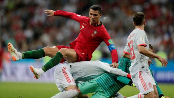 صورة .. لهذا السبب يظهر اللاعبون ملابسهم الداخلية في كأس العالم